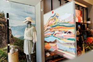 Ένα σύμβολο της συνύπαρξης του ανθρώπου με τη φύση Καλλιτέχνης: Φαίδρα- Λούνα Καζαντζάκη